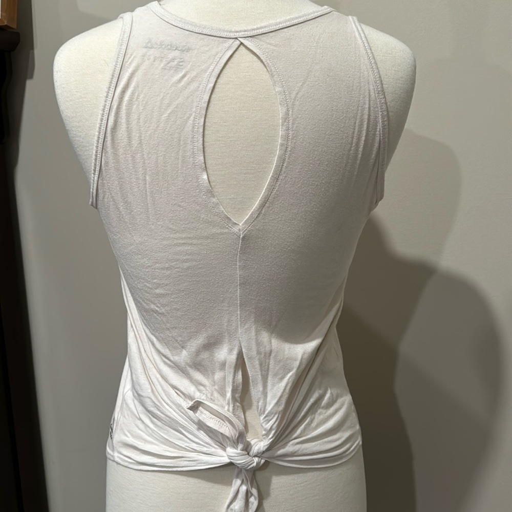 Reebok tank-top | key-hole back | white | size Small